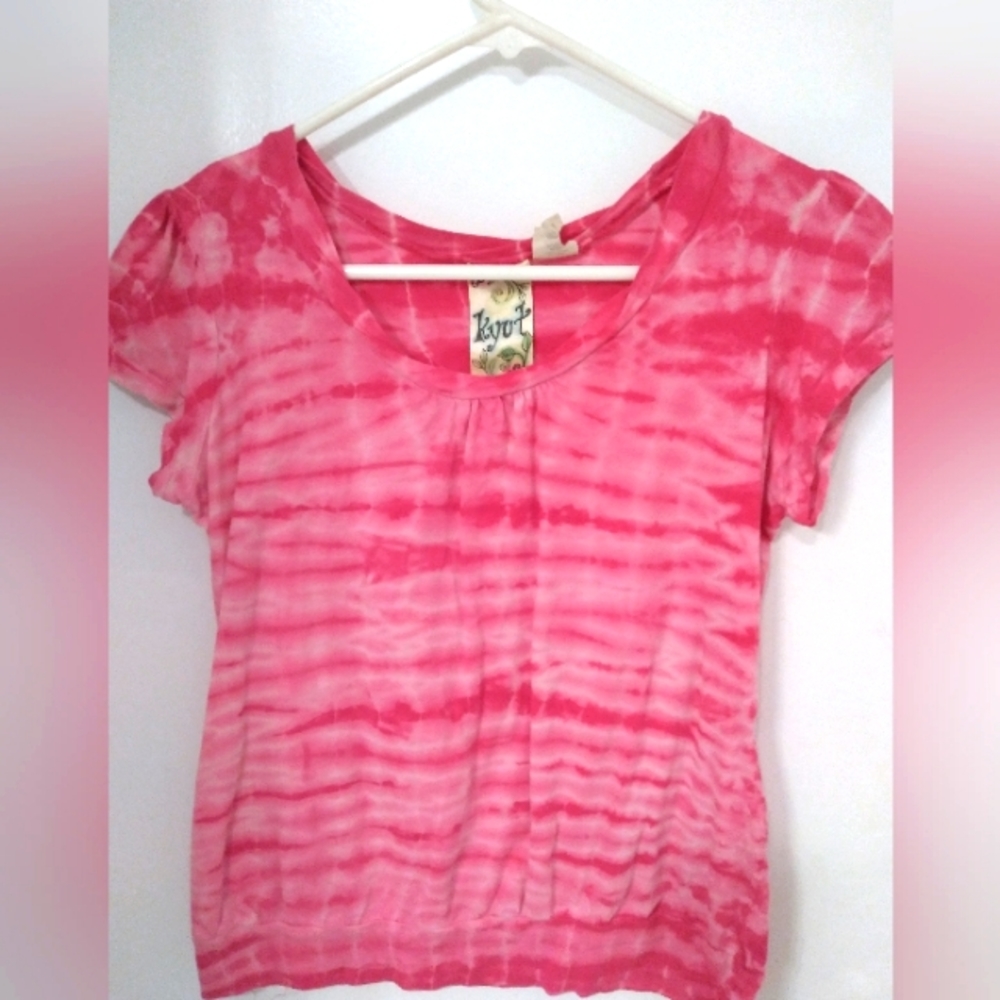 Kyut  short sleeved top